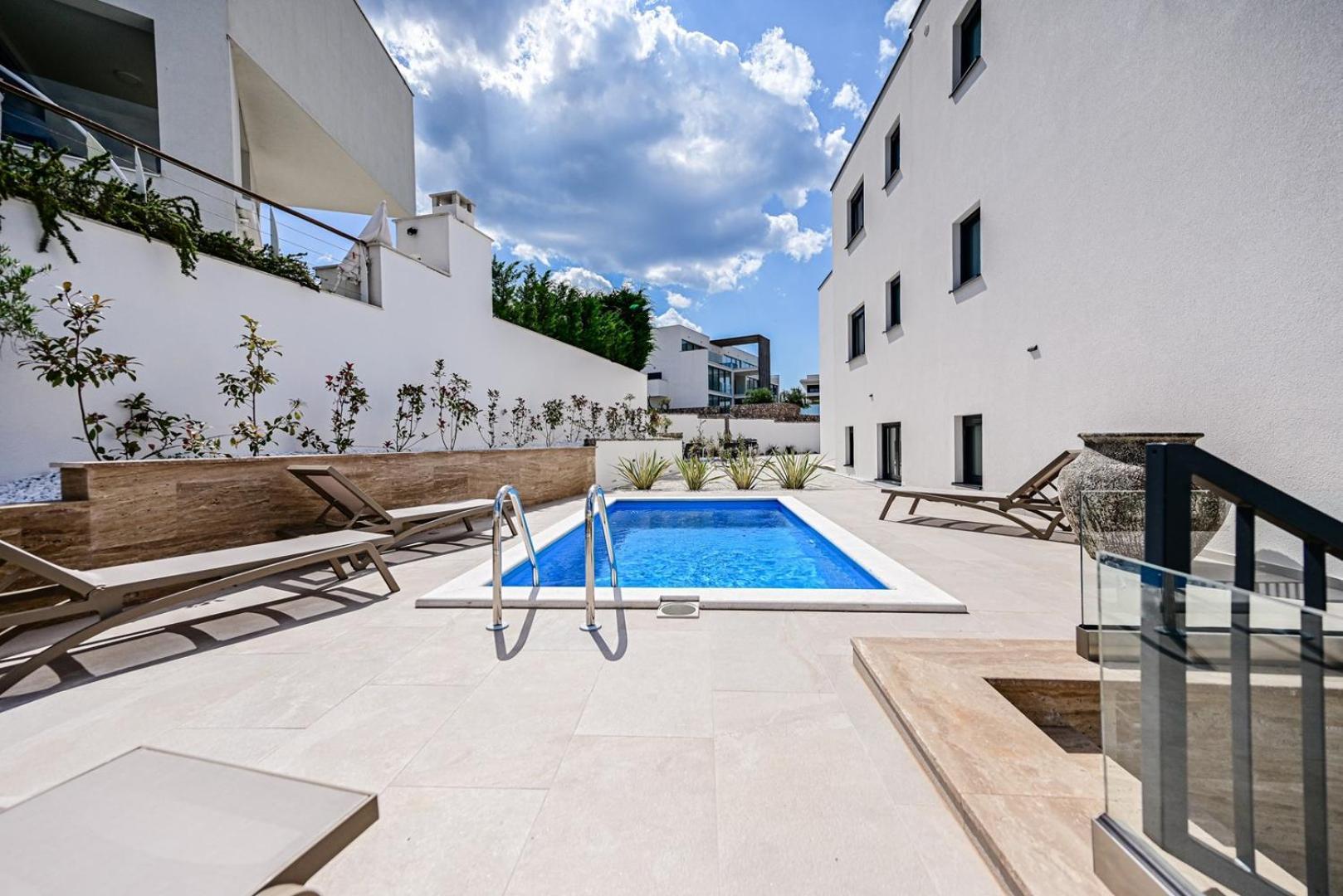 Apartments Sea & Stone Malinska Exterior photo